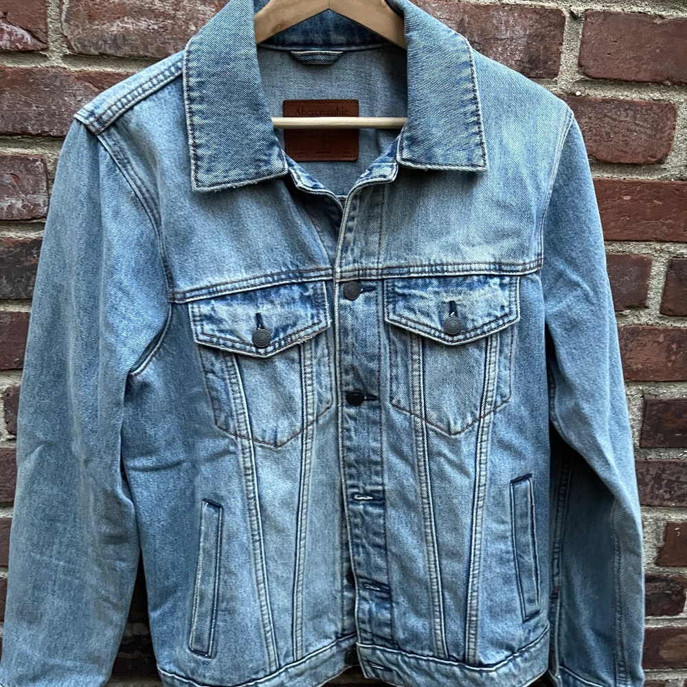 Abercrombie & Fitch Light Blue Denim Blue Jeans Jacket men size small